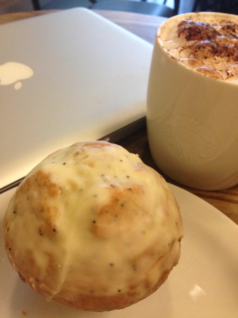 freyafarrington's tweet image. Back again! #starbucksproblems @Starbucks