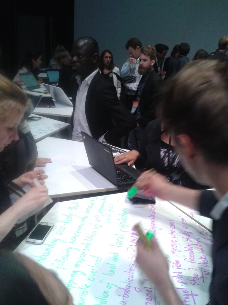 OceansMIW's tweet photo. #COP21MIW  still working hard. Oceans Delegation tries to convince all parties to create a world environment org. http://t.co/JZi2rq2zSe