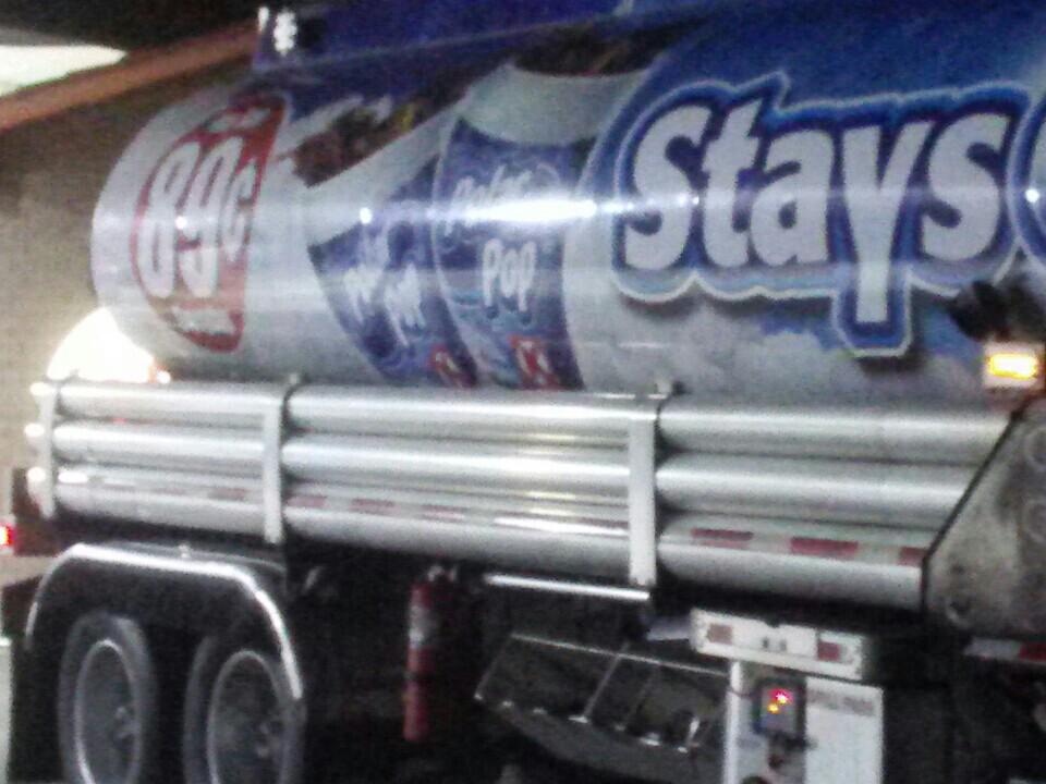 BuckPetro's tweet image. Doesn't this make you thirsty? #Mobil #CircleKWest #SolarTransport #Camarillo #California swarmapp.com/c/ezQrXZhAT7S