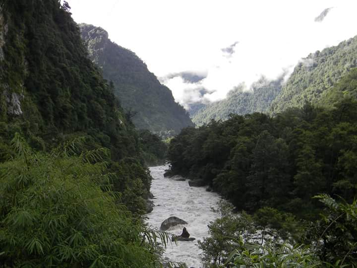 laskhya's tweet photo. @PMOIndia @narendramodi beautiful view of teesta river origin at north sikkim #IncredibleIndia http://t.co/56sLFtmxl7