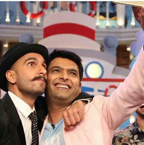 bhumisolanki's tweet photo. Such a Cute Selfie with two cute ppl in it..
@KapilSharmaK9 @RanveerOfficial ππ
#DDDonCNWK #5DaysToDDD http://t.co/zdbq2sGQnI
