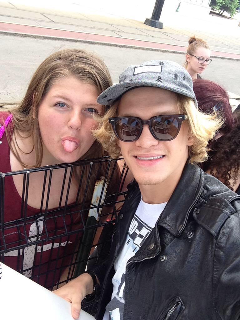 SimpsonGoals's tweet image. . @codysmyownnerd