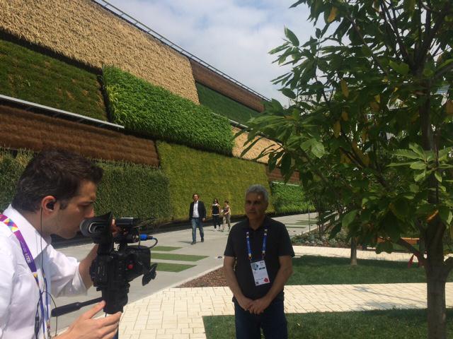 israelexpo2015's tweet image. Architect David Knafo explains #Israel #Pavilion to the international magazine @abitare! #Expo2015 @Expo2015Milano
