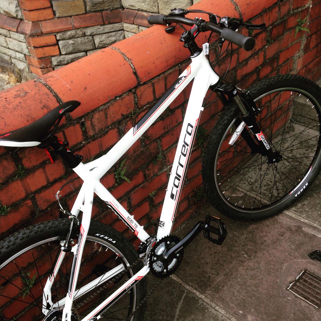 admoreton92's tweet photo. New purchase 🚵👍 http://t.co/BMMyMkI08Q