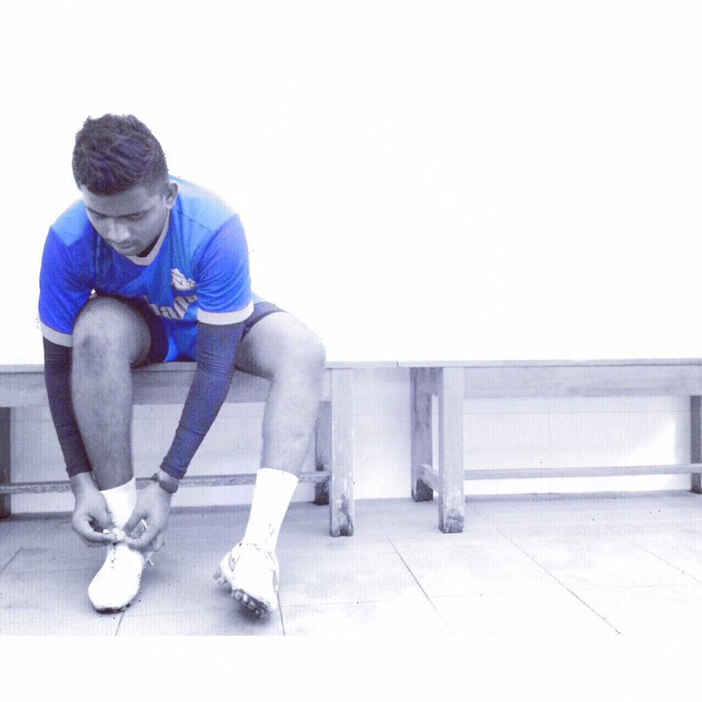 AwesomeIbrahim's tweet photo. Loyalty. #apachefc #Football http://t.co/9rlvsAu3RI