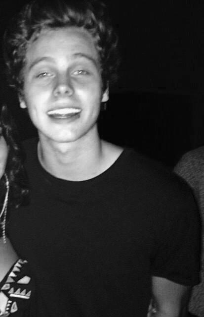 lukelpcgdr's tweet photo. and I'll be drunk, again. http://t.co/ZPGiBTtsw5