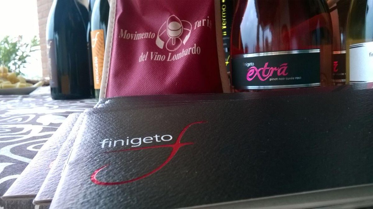 FinigetoWines's tweet photo. #cantineaperte2015 #finigeto #tasting #oltrepopavese #adottaunvigneto http://t.co/2Aq9UI6fAV
