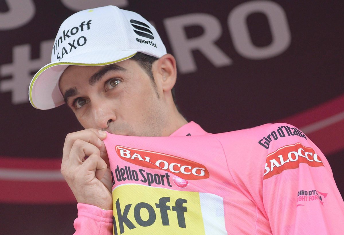 teledeporte's tweet photo. |CRÓNICA| Contador conquista la 'maglia' rosa y ya piensa en amarillo http://t.co/Dq9y03v6nw #GiroRTVE http://t.co/Vog9xTpW1Y