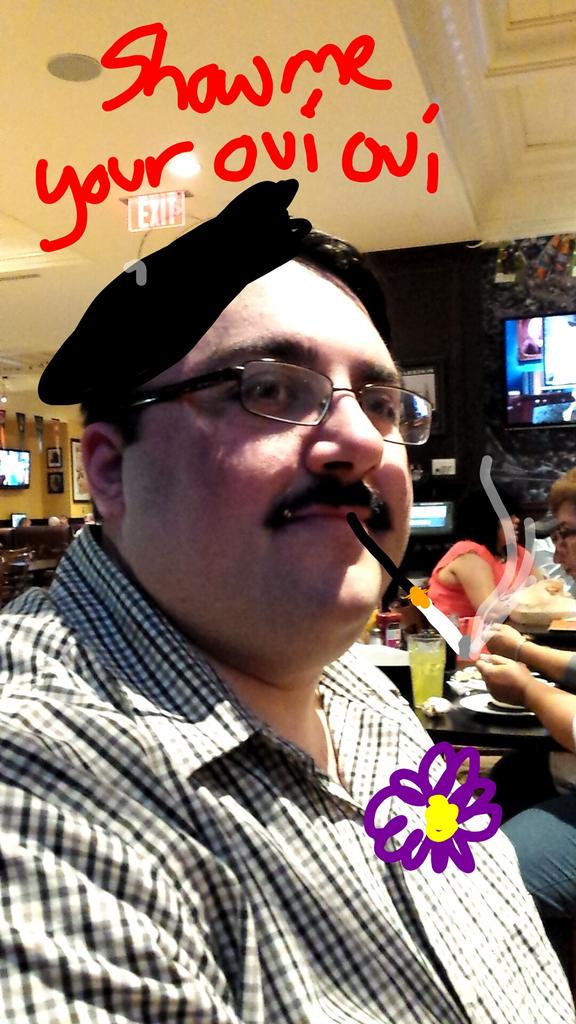 ThatSnapchatGuy's tweet photo. Let me paint you. #50shadesofjordan #BeretsRock #frenchie #VivaLaGags #thatsnapchatguy @jordangagnon http://t.co/Qekhd2lwUZ