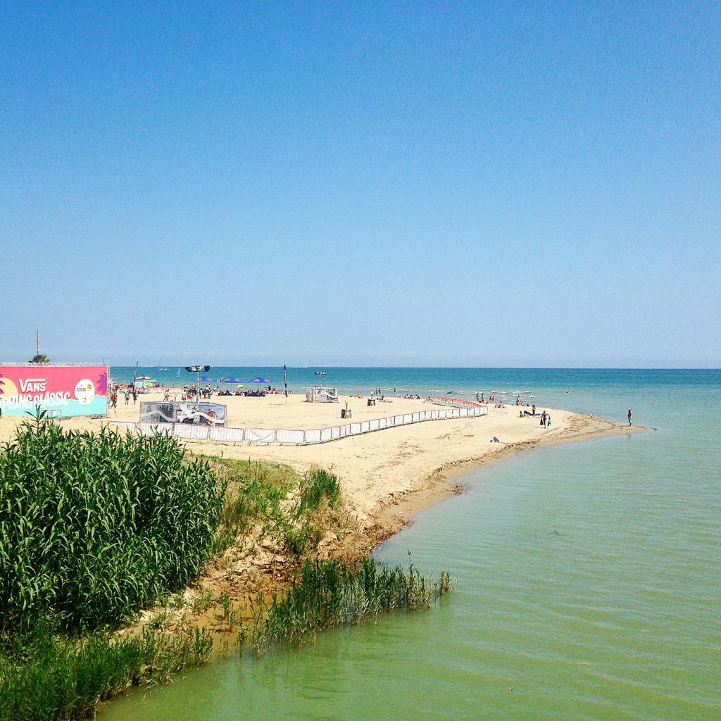 uncovodivipere's tweet photo. #Riccione come Formentera.
#vansspringclassic ❤️ http://t.co/8CS6VG7iUy