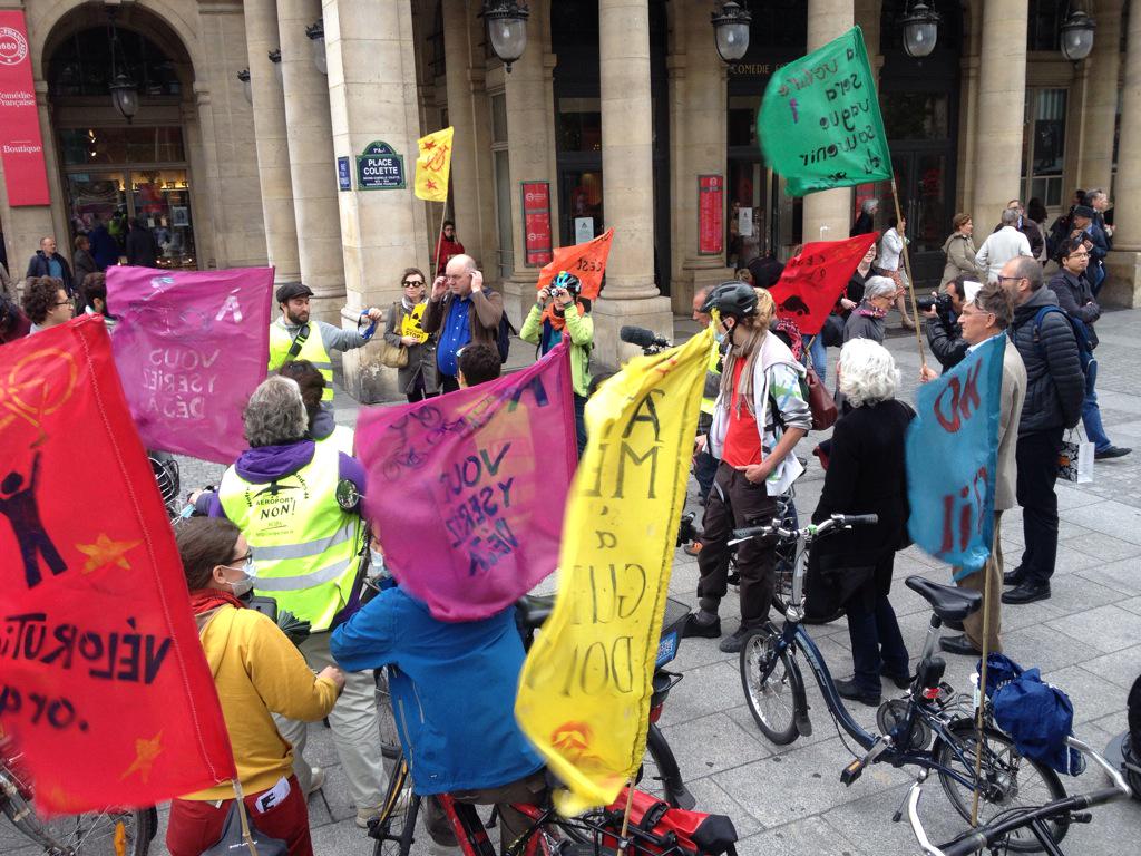 BasLesMasques_'s tweet photo. Première étape du #toxictour sur la pollution de l'air : on parle sources et impacts des particules #1000initiatives http://t.co/6oMFQ0PdbV