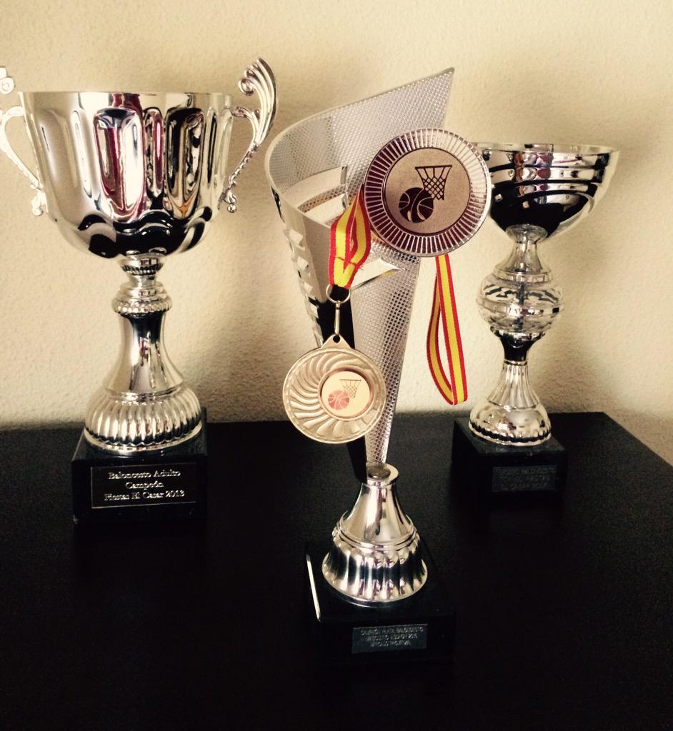 baloncesto_86's tweet photo. 2 años de un club de colegas. 4títulos y ganas de seguir progresando!Gracias a todos:#CB86, @AytoYebes y @InfoASDFGH http://t.co/R2etHrlTLn