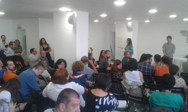 ierrejon's tweet photo. Hoy se reúnen parlamentarios de Podemos de toda España a fijar condiciones comunes para mejorar la vida de la gente http://t.co/EsYZifz2Kg