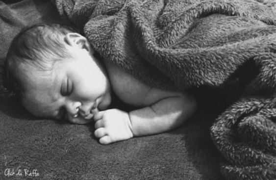 clickdaraffa's tweet photo. E o sábado foi todo dele! #bbArthur #newborn #bookbebê http://t.co/7EyAkD9kVu