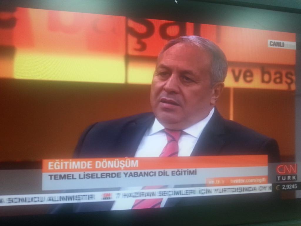 bekirgulsari's tweet photo. #Temel Liseler Ugur Okulları Genel Müdürü Sayın Lokman Durak temel liseleri anlatiyor. http://t.co/zkkKuduYKM
