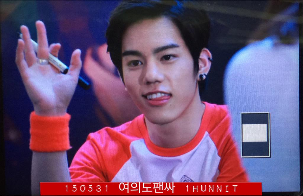 1Hunnit19940712's tweet image. 150531 여의도팬사인회 #엔플라잉 #Nflying #기타리스트 #차훈 preview part1