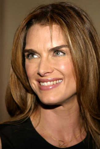 Look who turns 50 today! Happy 50th birthday, Brooke Shields! 