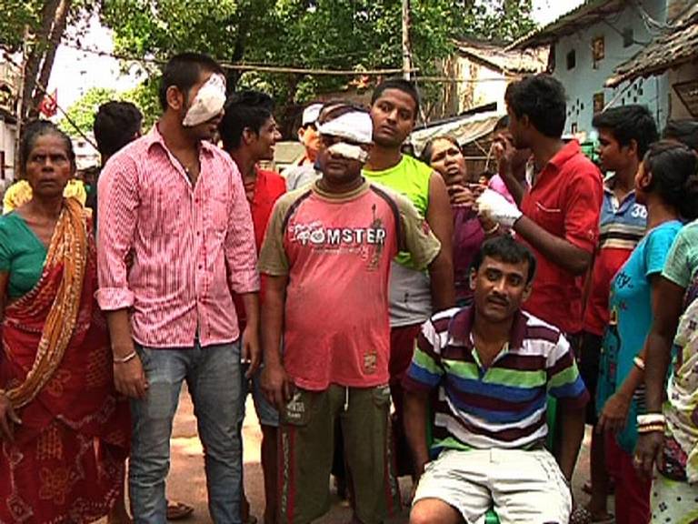 abpanandatv's tweet image. #TMCInnerClash মহিলাদের কটূক্তি, সংঘর্ষ, ফের প্রকাশ্যে তৃণমূলের গোষ্ঠীদ্বন্দ্ব
abpananda.abplive.in/kolkata/2015/0…