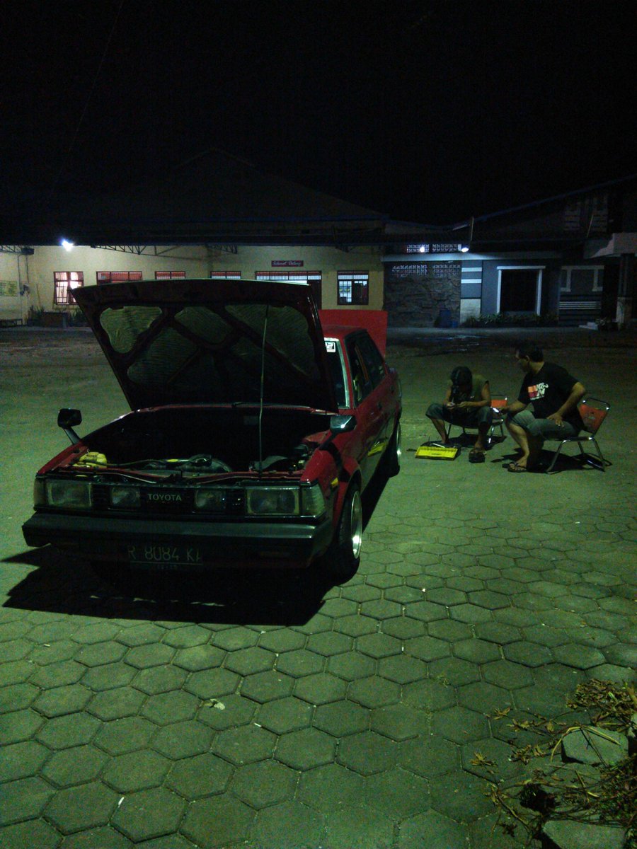 The 3 idiots sdg atasi trouble klistrikan di Gombong saat mnuju Gathnas <a href="/icdxc/">Indonesia Corolla DX</a> di Jember #dibuangsayang #GathNas2015