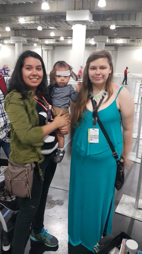 ThroneofGlassPH's tweet photo. Found Celaena, Nehemia and Fleetfoot!!!!!!!!!!!!!! 😍 SO ADORABLE. http://t.co/Z75tDDsnQl