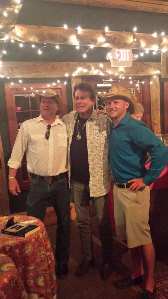LakeLifeLessons's tweet photo. Thanks for the great show last night! #thehighwayismyhome http://t.co/sgWRs2s8hZ