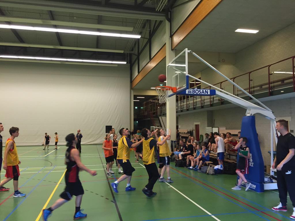 jumpinggiants's tweet photo. Pleintjestoernooi en BBQ groot succes. http://t.co/ykZZtZqNhv