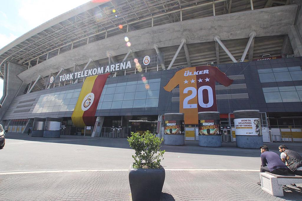 GalatasaraySK's tweet photo. Arena büyük şölene hazır! #SampiyonaSelamDur http://t.co/m7kclMsC2H