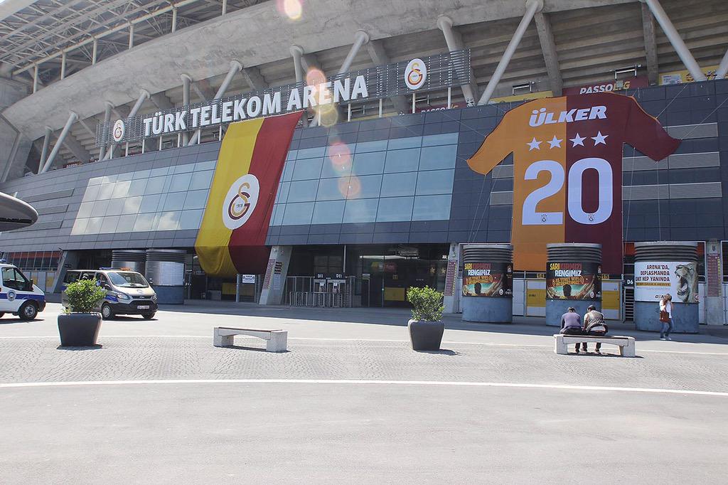 GalatasaraySK's tweet photo. Arena büyük şölene hazır! #SampiyonaSelamDur http://t.co/m7kclMsC2H