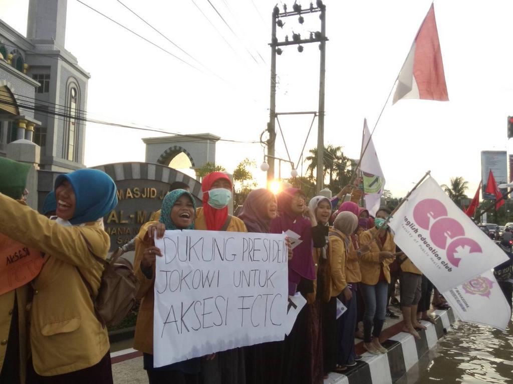 EEC_PH's tweet photo. Peacful Protest "World No Tobacco Day" 31 May 2015 http://t.co/olNuxpkccC