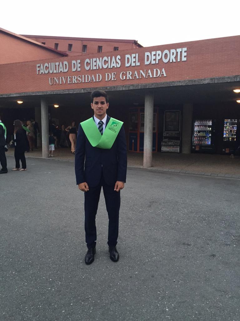 DavidMolina93's tweet photo. Graduado en Ciencias del Deporte http://t.co/KYFu0qYeRs