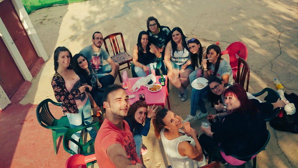 Bea91df's tweet photo. Gran celebración de cumple... 😘😘😘 http://t.co/sMasgIR0UX