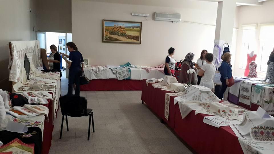 CorluHEM's tweet photo. 2014-2015 Eğitim Öğretim Dönemi Yıl Sonu Sergimiz den Kareler http://t.co/stdrUYFlyb