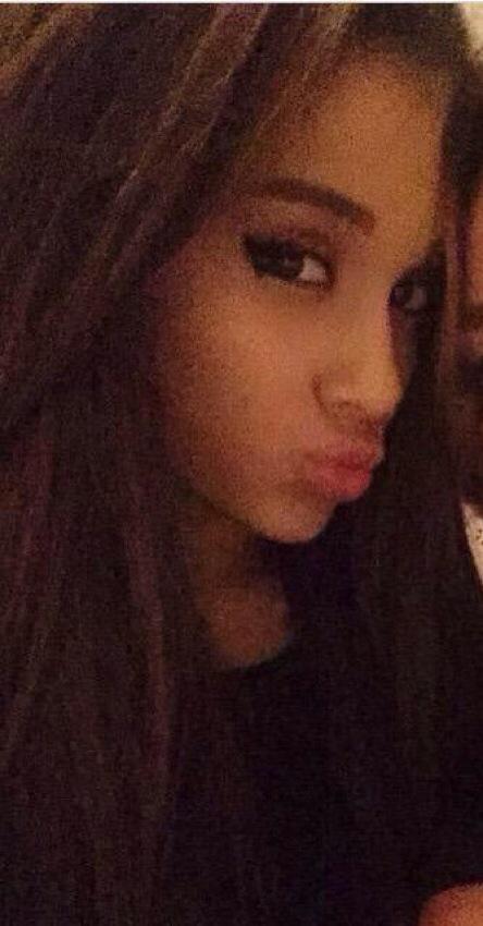 lmaoHFsucks's tweet image. Ariana's hair down appreciation tweet🙌