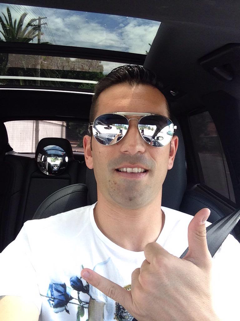 Charlesbrau9's tweet photo. De camino para apoyar al @PontevedraCF en un día importante para el club y la ciudad. Mucha suerte! http://t.co/ghTtzh5RUw