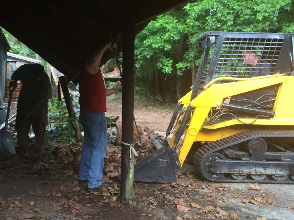 trailshaunt's tweet photo. Construction begins at The Old Spanish Trails!
#jax #jacksonville #freakville #duval #904 #oldspanishtrail http://t.co/PbgwMhhziL