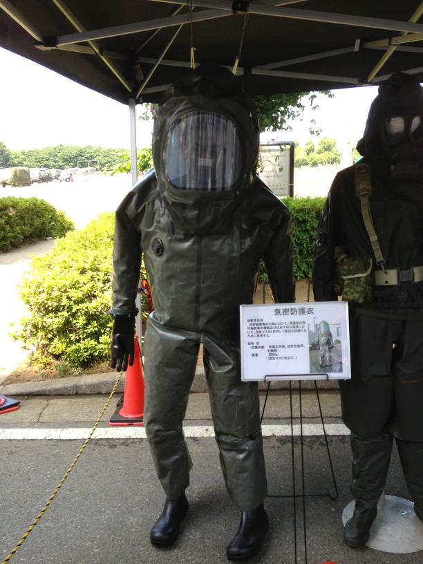 Aj Sur Twitter 気密防護衣 つまり陽圧式化学防護服 トレルケムhps 恐らく現在はトレルケムevo になってるもの Http T Co Veyrtbtwxq