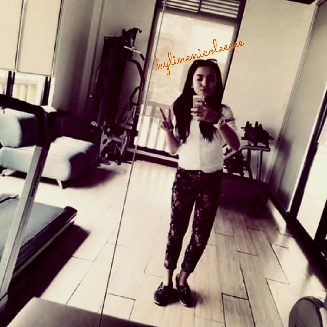 KylineOfc's tweet photo. Selfie By My Self🙋😭👎 #teamkylinedimple #kylineguardians http://t.co/CO6B9kRgiT
