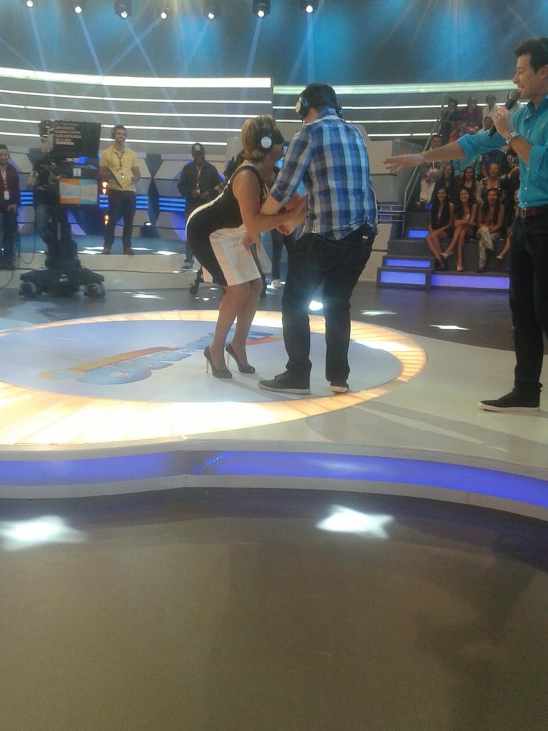kamilaPenhaa's tweet photo. E essa pegação @luizbacci 😒????
Eeeeeeeeeeepa
#BacciNaHoradoFaro http://t.co/bTpFVwCp6S