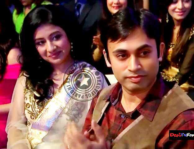 FcParidhiSharma's tweet image. #Flashback #Memory2014 #GoldAwards2014 👌👌👌😘 @TeamParidhi @ZeeTVJodhaAkbar @Team_JodhaAkbar @suzaandsouza23 @JFUNDOO