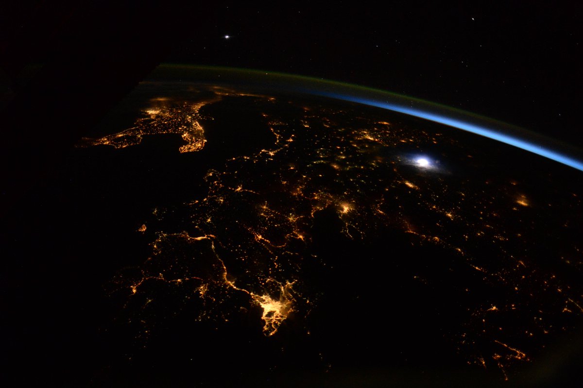 AstroSamantha's tweet photo. A moving night view of #Europe. From #Greece up the Balkans and the Adriatic. Where do you think is that lightning? http://t.co/I9Ez68ZUI9