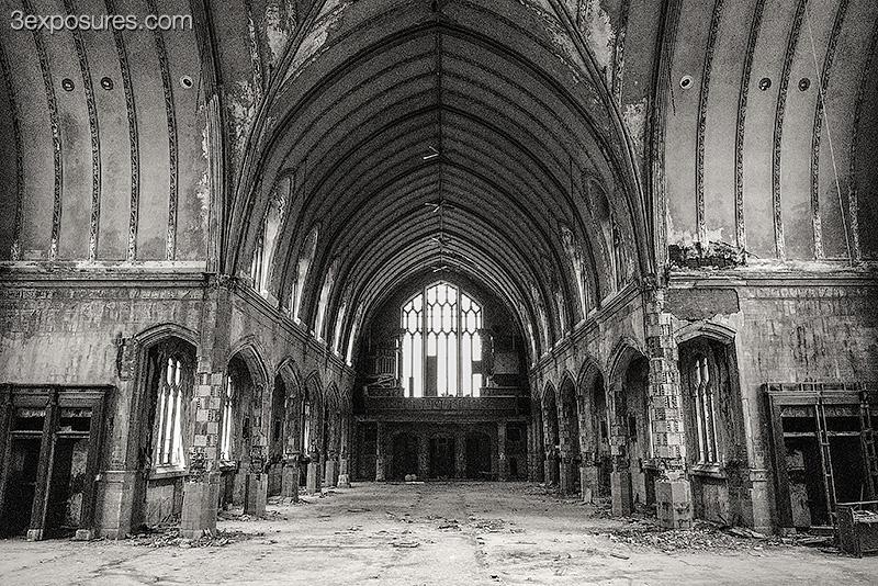 3exposures's tweet photo. A little grainy grunge for a gloomy Sunday. #Detroit #urbex #church #worship #abandonedplaces http://t.co/ex5ief6by9 http://t.co/GzbMMhHAw2