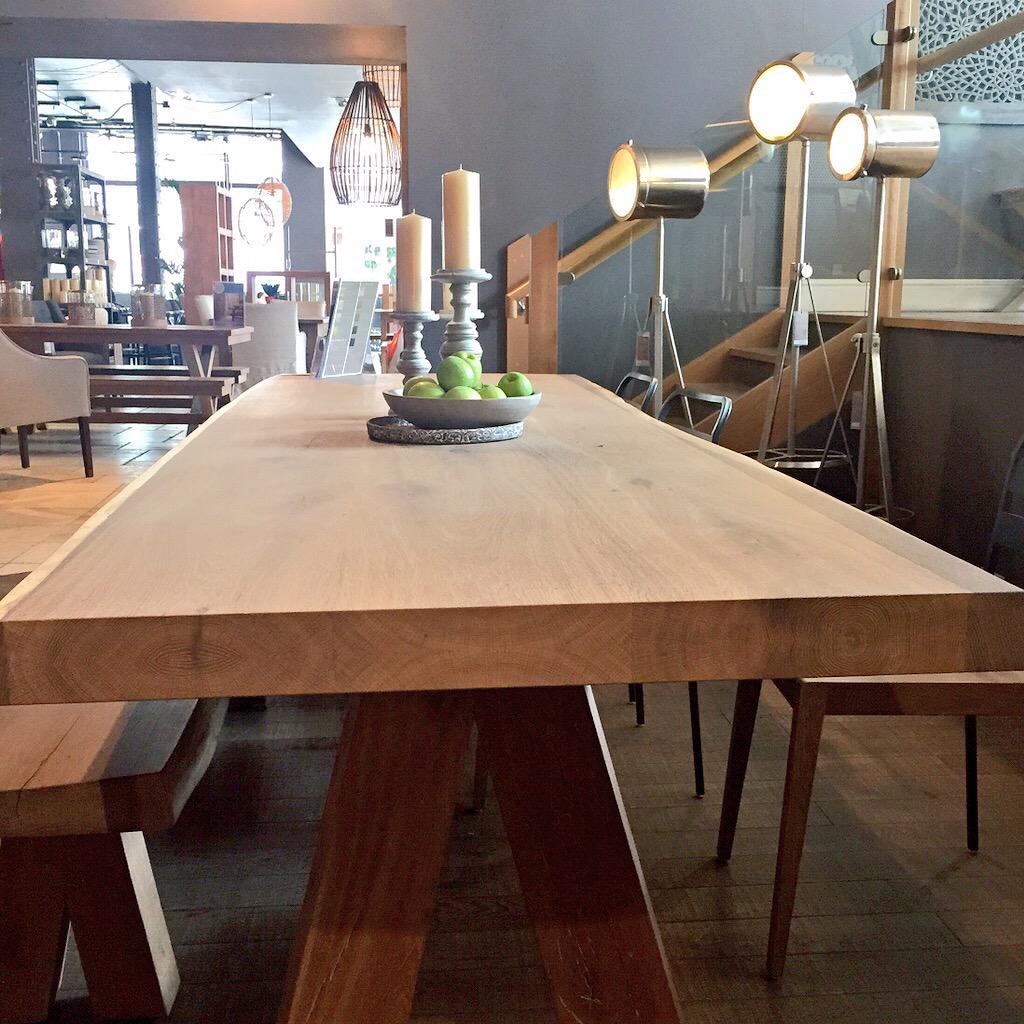 asadbc's tweet image. @Lombokfurniture #gameofthrones #dinnertablegoals