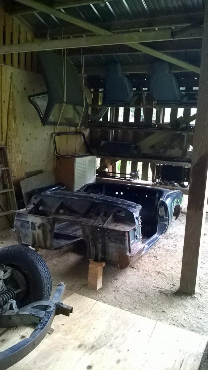 irunningtips's tweet image. Manually lifted the body off MK3 Spitfire. It's down to rolling chassis now. Much cleaning &amp;amp; bagging &amp;amp; tagging to do.