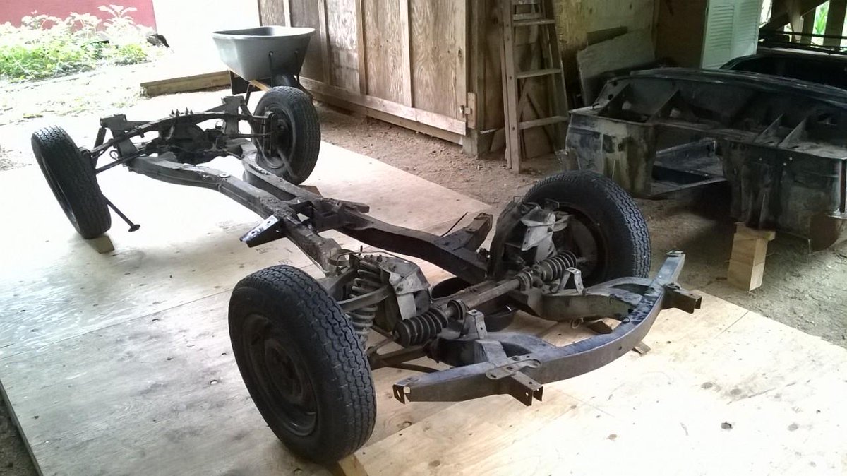 irunningtips's tweet image. Manually lifted the body off MK3 Spitfire. It's down to rolling chassis now. Much cleaning &amp;amp; bagging &amp;amp; tagging to do.