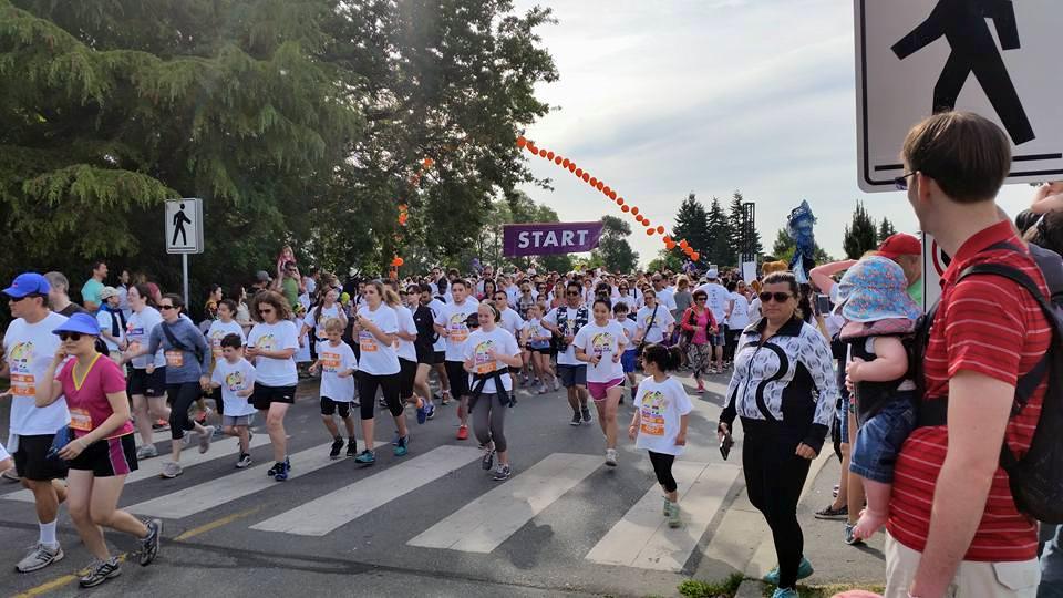 BCCHF's tweet photo. Amazing! Over 6,500 @BCChildRun participants running this morning in support of BC's kids! #MiracleWeekend #ChildRun http://t.co/ipVaCSYTGV