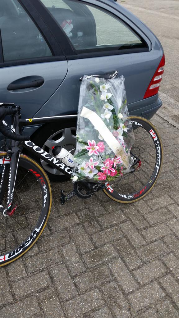 De 2e is binnen. Solo van 30 km en 2 min 6 los. #batsen @vgsct  <a href="/Colnagoworld/">Colnago</a>  <a href="/lazerhelmets/">Елена Рублева</a> @adidaseyewear  <a href="/CDXpe/">Codagex Benelux - CDXpe</a>