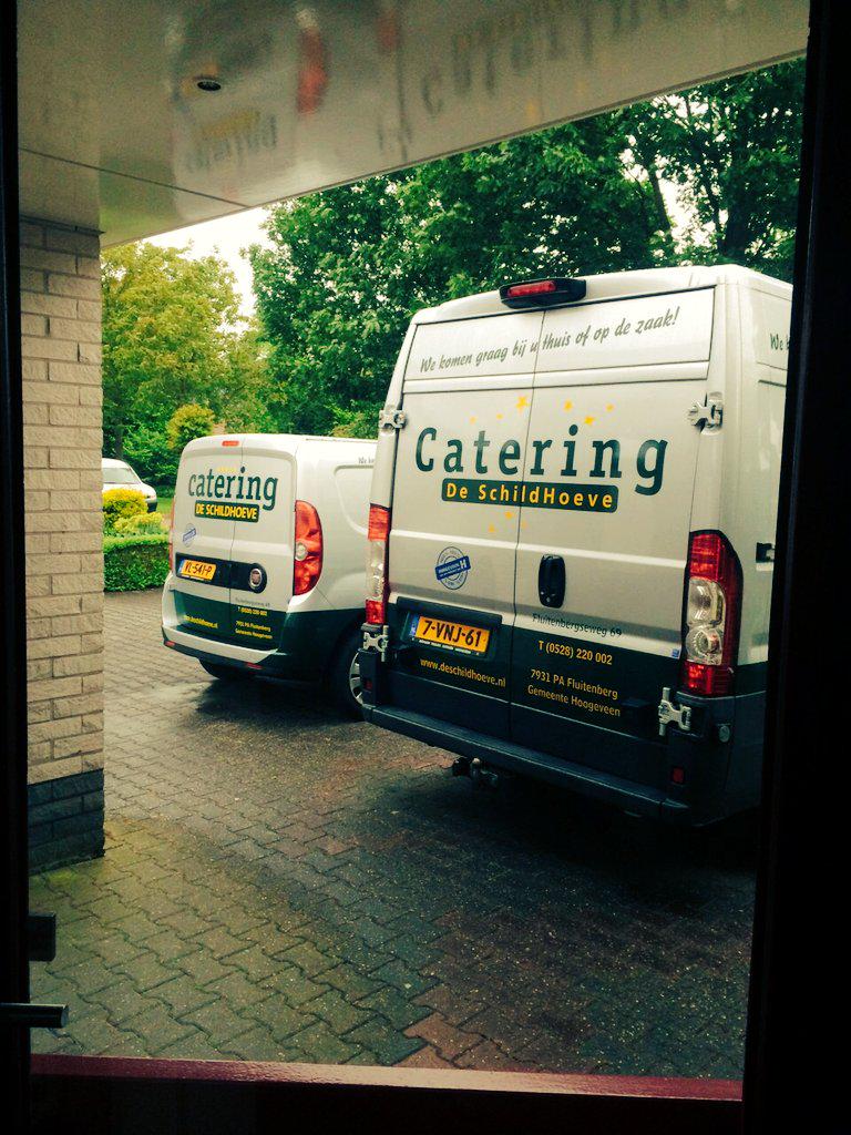 Mini en maxi zijn weer op pad! Mede dankzij hen wordt dit feest een geweldig succes. Mini en maxi ook eens op bezoek?