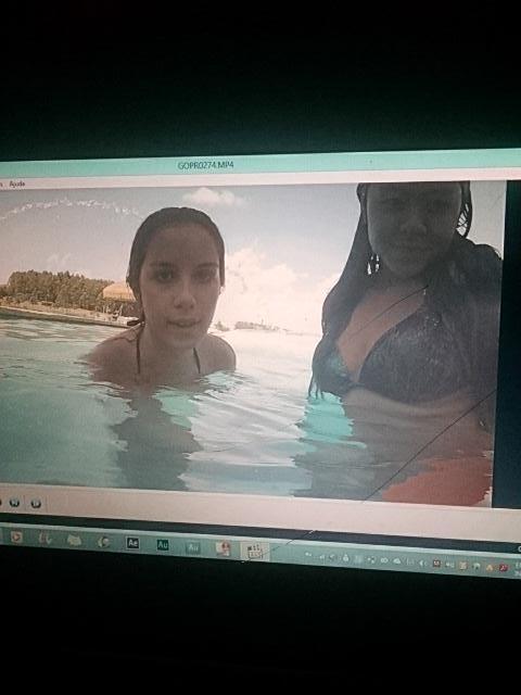 Laraleites's tweet photo. Montando o video #gatas @laahiga @marcela_morgon @GiuBraggion @Mii_Braggion @nathy_riemy @viniciussteck1 http://t.co/0Sj5r68i8Q