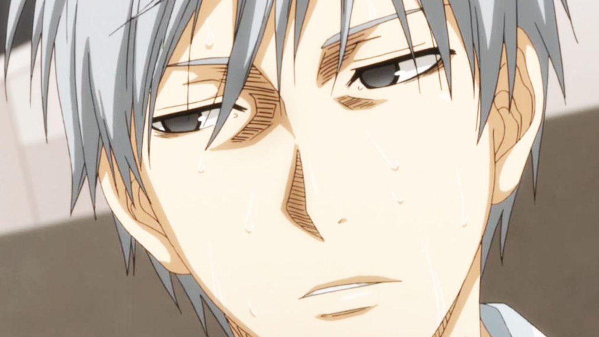 QingchunRY's tweet photo. A decoy, a fodder for the team! The two are very alike, Mayuzumi’s just like the first-years Seirin sent out��#kurobas http://t.co/d2sEJoHHZK