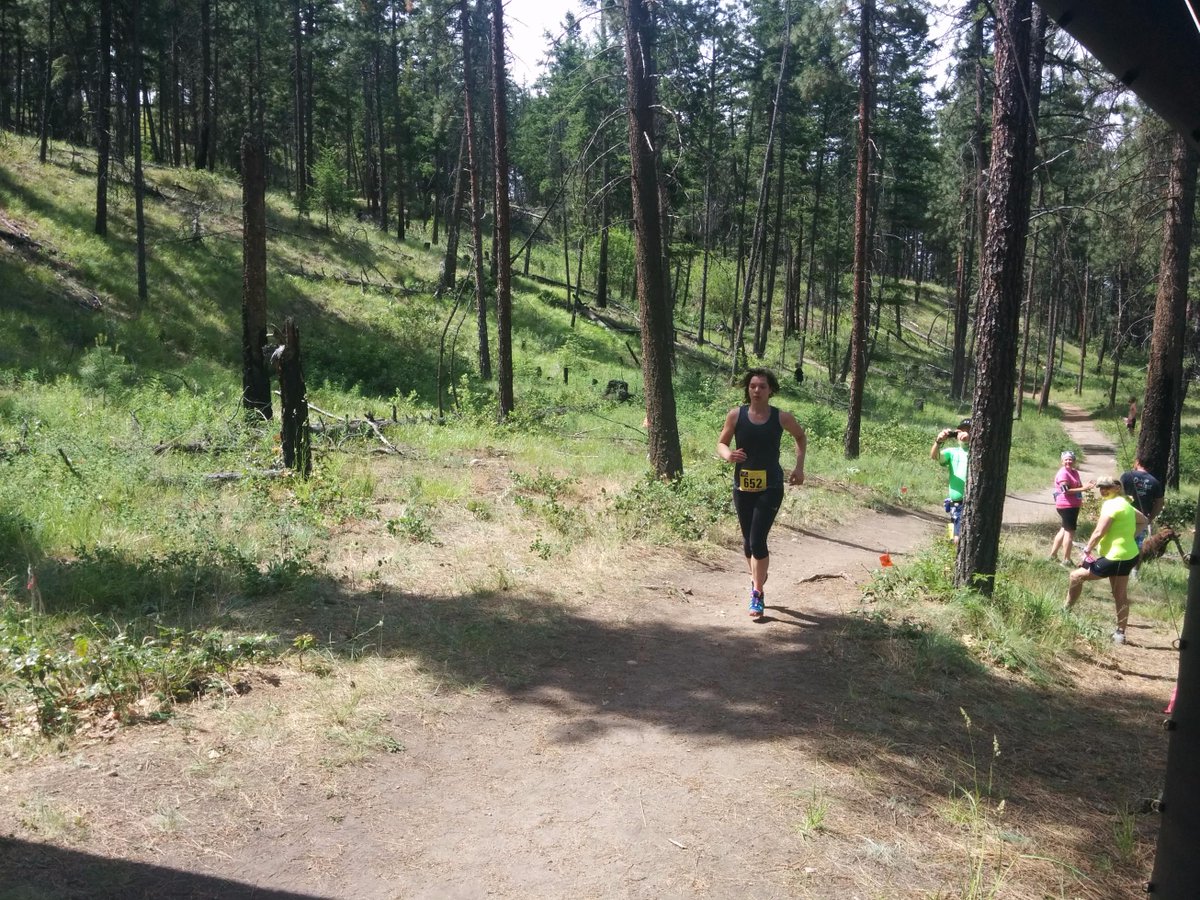 nitwild's tweet image. Congratulations to Stacy for her strong finish in the #dirtyfeet 10k! #trailrunning